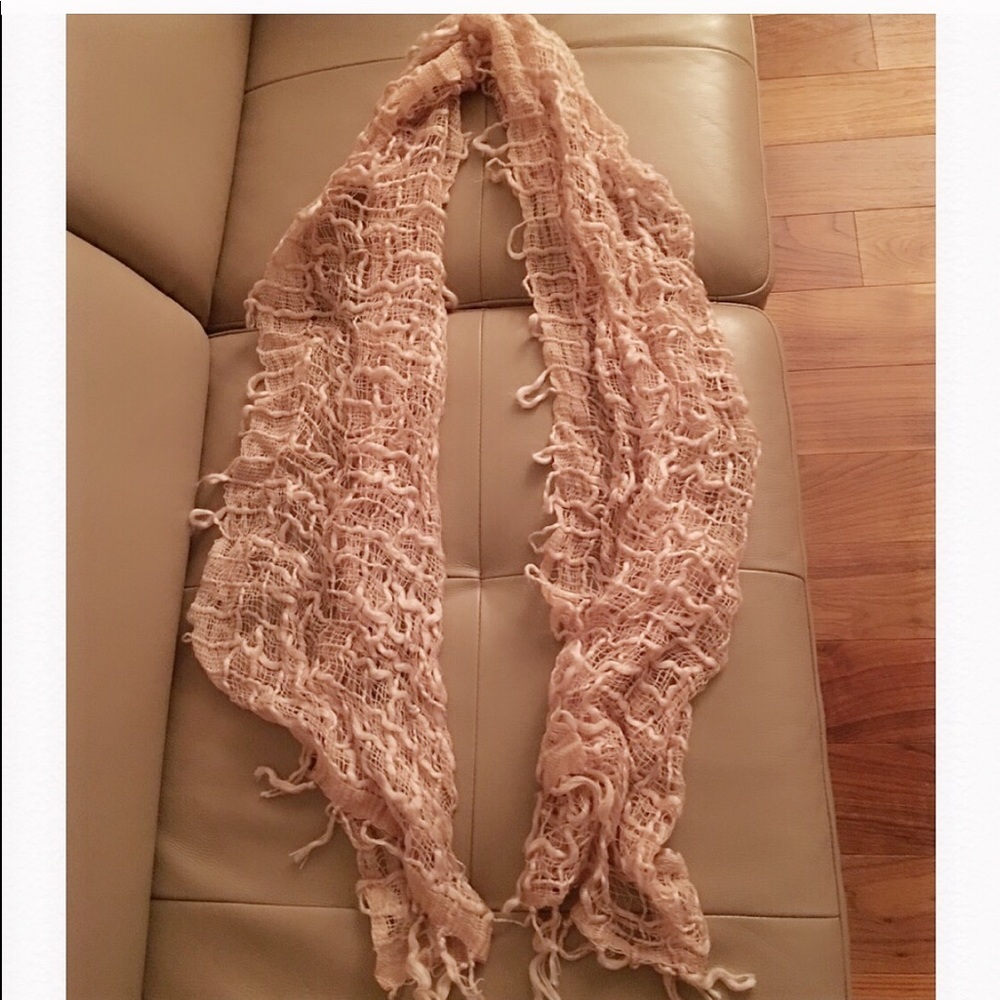New pink scarf - Picture 1 of 3